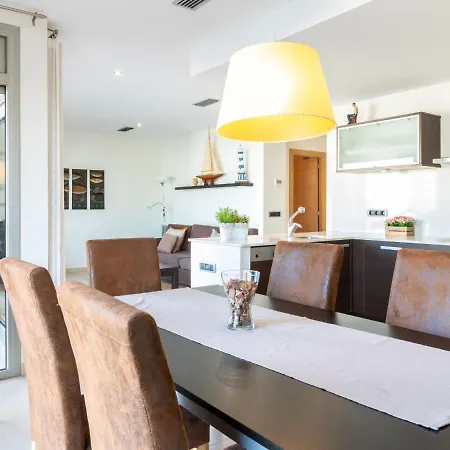Lägenhet Del Port-1 By Interhome
